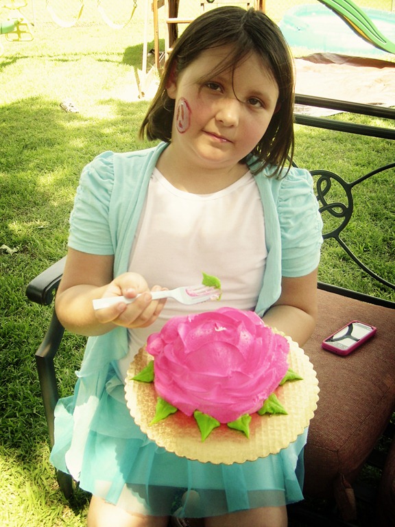 [stormyeatingcake2%255B3%255D.jpg]