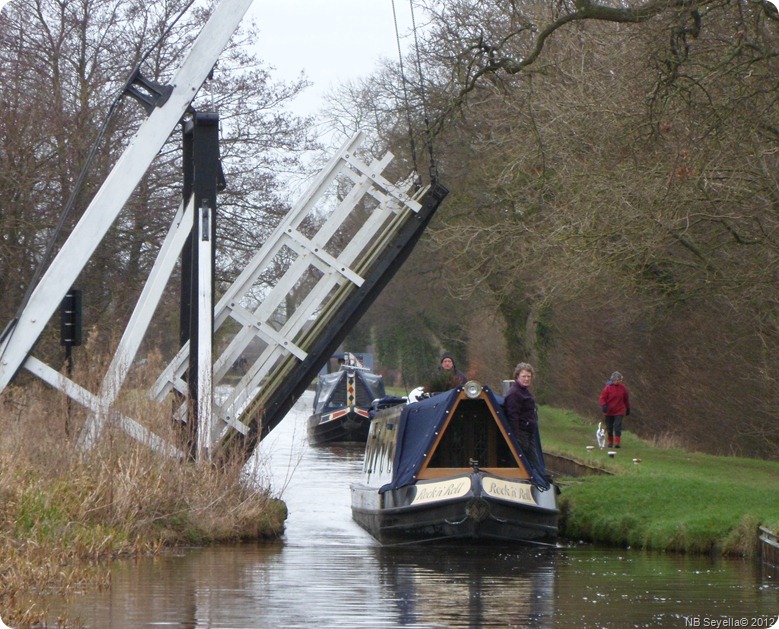 SAM_0006Wrenbury Frith Lift Br