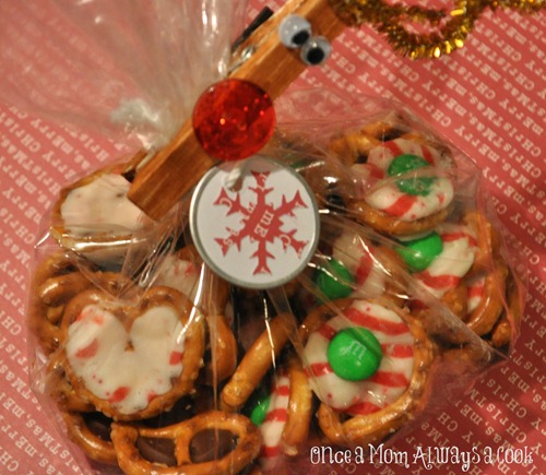 M&M Kissed Pretzels 3