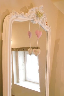 [mmlaveille21new-b-and-b-room-french-farmhouse-07-mirror%255B5%255D.jpg]
