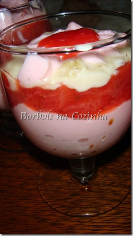 Sobremesa de Morango Borbols na Cozinha Sobremesa de Morango Borbols na Cozinha