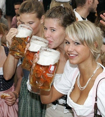 [beer-drinking-girls-11.jpg]