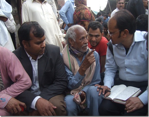 Shamim Masih (right) - Chaman Masih (center) father to Sawan 3-11-13 Shamim Masih (right) - Chaman Masih (center) father to Sawan 3-11-13