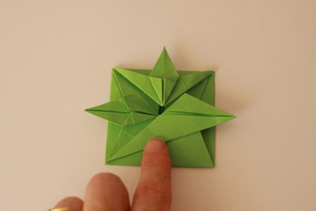 Origami Wreath Tutorial (13)