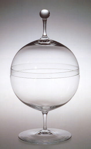 A beautiful 'bonbonniere' made of muslin glass. An extravagant accessory for the home - yes, but I'm sure I could commission Alexis to fill it with homemade bonbons! A beautiful 'bonbonniere' made of muslin glass. An extravagant accessory for the home - yes, but I'm sure I could commission Alexis to fill it with homemade bonbons!