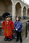 Laura with a beefeater at the Tower of London