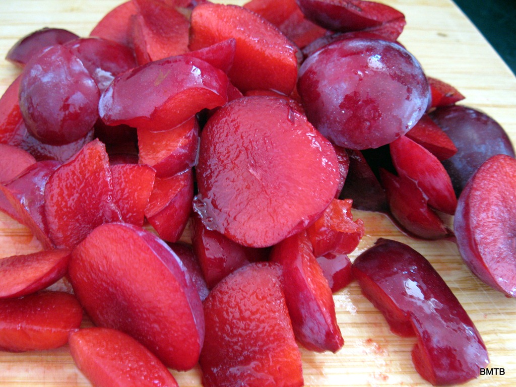[Plums%252C%2520nom%2520nom%255B5%255D.jpg]