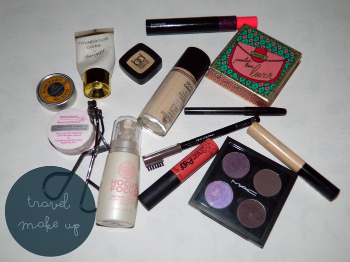 Travel-Make-Up Travel-Make-Up