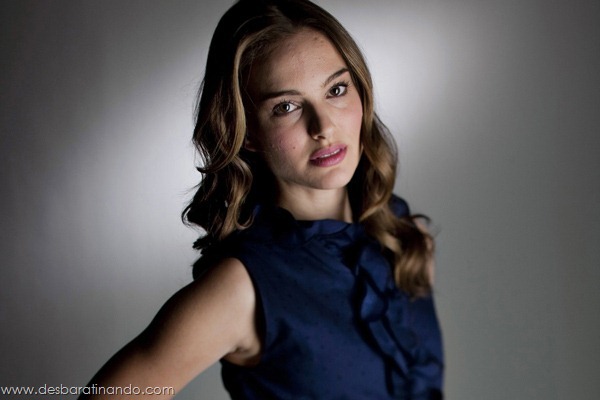 SUNDAY CALENDAR STORY FOR NOVEMBER 28, 2010. DO NOT USE PRIOR TO PUBLICATION.*************** HOLLYWOOD, CA --NOVEMBER 13, 2010-- Actress Natalie Portman is photographed at the Pantages Theater, Nov. 13, 2010. Portman will star in director Darren Aronofsky's latest film "Black Swan," opening in December. (Jay L. Clendenin/Los Angeles Times) SUNDAY CALENDAR STORY FOR NOVEMBER 28, 2010. DO NOT USE PRIOR TO PUBLICATION.*************** HOLLYWOOD, CA --NOVEMBER 13, 2010-- Actress Natalie Portman is photographed at the Pantages Theater, Nov. 13, 2010. Portman will star in director Darren Aronofsky's latest film "Black Swan," opening in December. (Jay L. Clendenin/Los Angeles Times)
