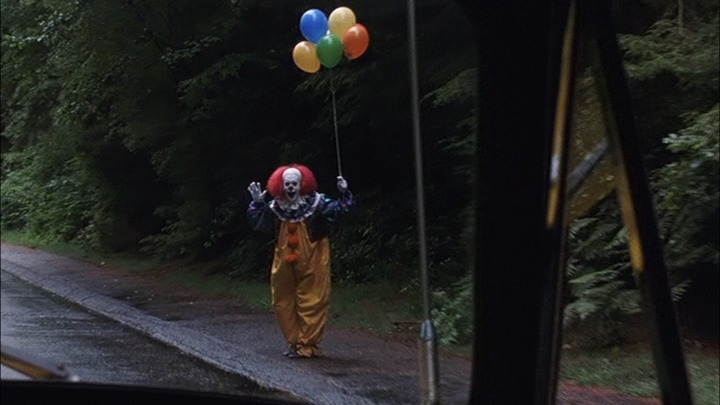 [IT-Pennywise-Holding-Balloons2.jpg]
