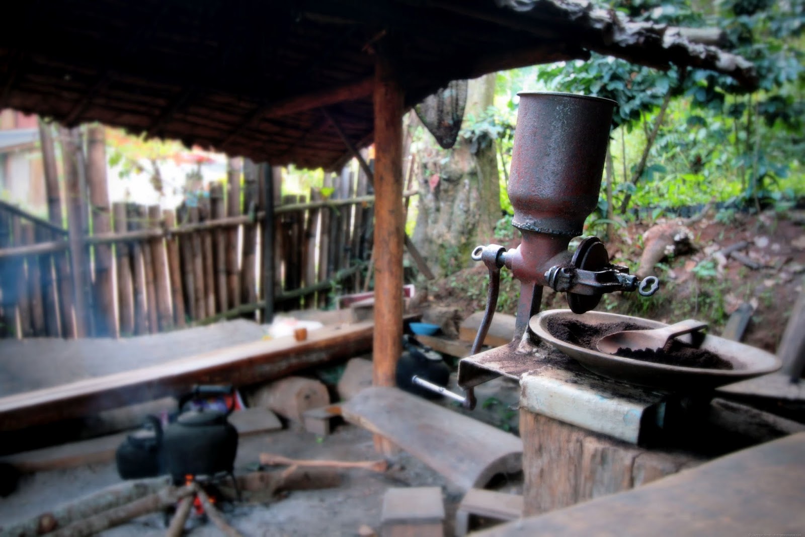 [CoffeegrinderandwoodfiredkettleDoiIn%255B2%255D.jpg]