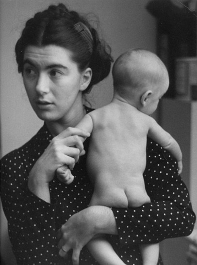 Ruth_Orkin_Mother_and_Baby_1949