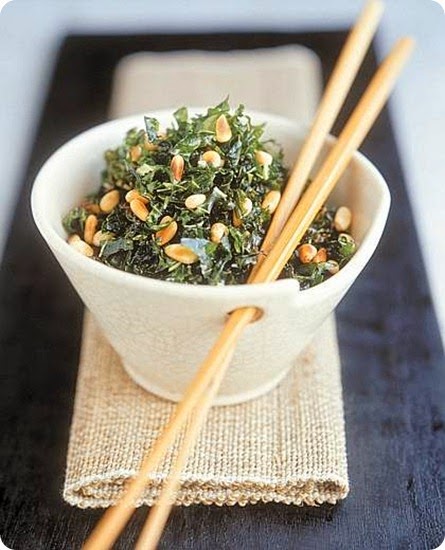 Pak choi croccante con pinoli Pak choi croccante con pinoli