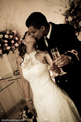 Album (digital) de fotos de Paty + Jonatas do Studio Caldas, do Rio de Janeiro, RJ. Lincoln Caldas e equipe fazem fotos de casamento (fotografias de casamentos), fotos de making-of (making of de noiva), fotos em estudio (ensaios fotograficos), fotos de casal (ensaios fotograficos de e-session), fotos de familia, videos de casamento (filmagem de casamentos), videos de making-of e clipes de casamento. Fotojornalismo e videojornalismo no Rio de Janeiro, RJ. fotos casamento rio de janeiro fotografias casal rj foto eventos familia noiva ensaio fotografico videos galeria noivas fotografo evento casar retrato fotografía para madrinhas ver maquiagem