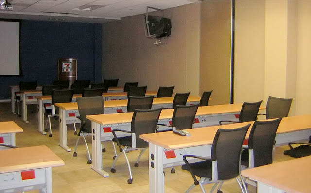 7eleven-07-salon.jpg
