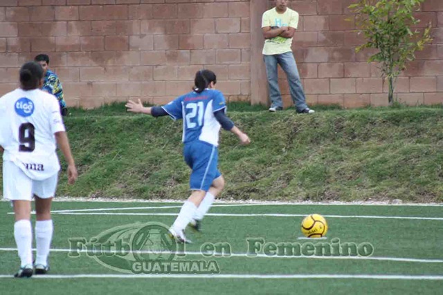 [penal%2520cobrado%2520por%2520ana%2520lucia%2520martinez%2520unifut.%255B3%255D.jpg]