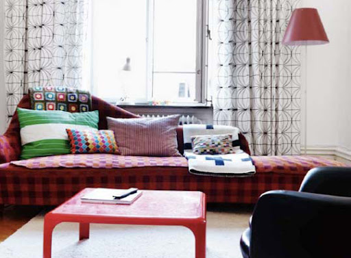 The non-traditional colors used on this couch look fabulous on the Buffalo Plaid sofa from Cilla Ramnek's apartment (from apartmenttherapy.com). The non-traditional colors used on this couch look fabulous on the Buffalo Plaid sofa from Cilla Ramnek's apartment (from apartmenttherapy.com).