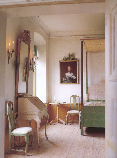 The leafy shade of green was heavily favored in the mid-18th century and seems right at home in the bedroom at Regnaholm.