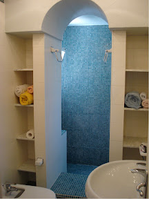 Complete Bathroom with WC, bidet, massage shower, central heating, electric boiler.