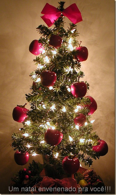 arvore_de_natal_miniatura_com_macas arvore_de_natal_miniatura_com_macas