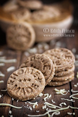 [biscuiti%2520integrali%2520cu%2520parmezan%25201%255B5%255D.jpg]