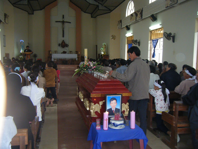 Thánh lễ an táng thân phụ linh mục Phêrô Nguyễn Xuân Bá