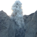 Batu Tara erupting (Nick Hughes, October 2010) Batu Tara erupting (Nick Hughes, October 2010)