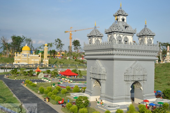 patuxai (2) patuxai (2)