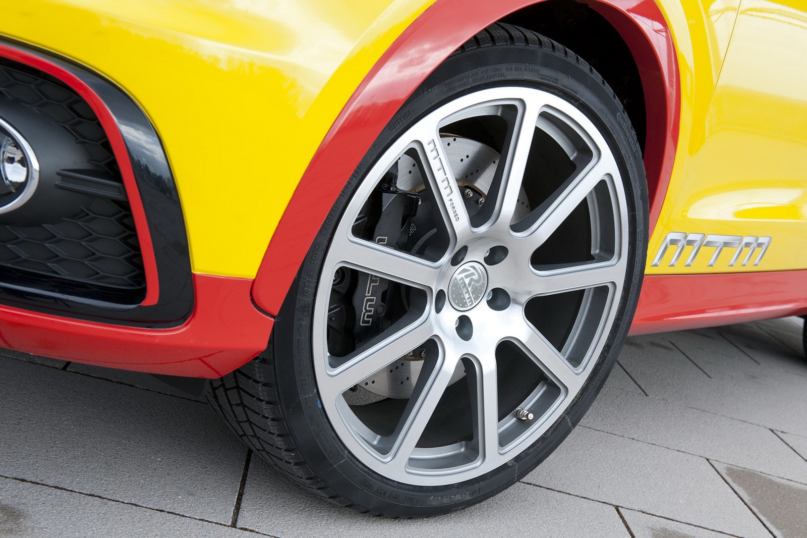 [MTM-2012-Geneva-Motor-Show-12%255B2%255D.jpg]
