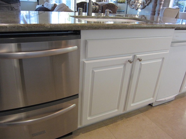 [kitchenisland1224005.jpg]