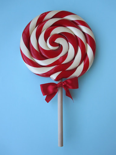 The ribbon tied to the bottom is a nice touch to the candy.
