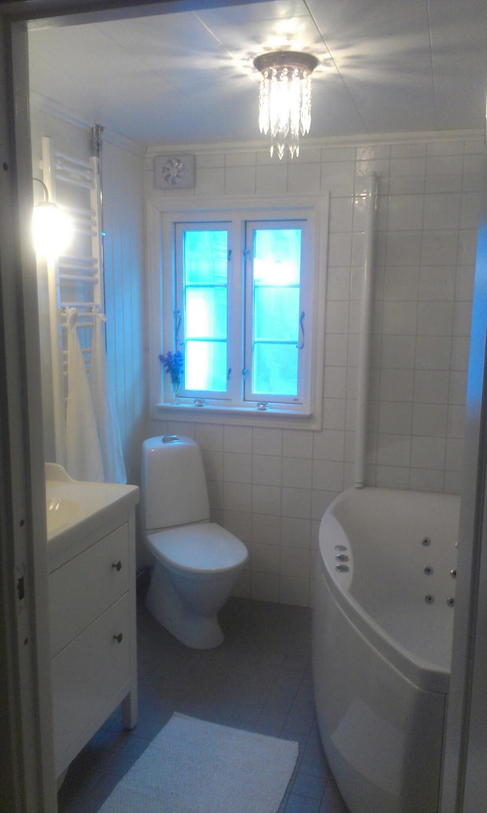 Badrum lantlig stil ~ xellen.com
