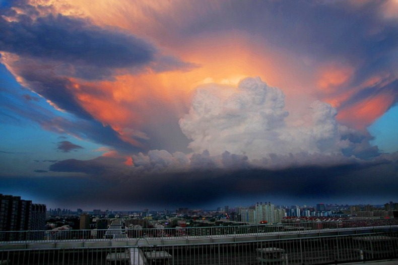 ظاهرة طبيعية غريبة : الغيمة المتوهجة تظهر في سماء الصين  Storm-cloud-12