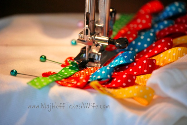 ribbonbottomsewingmachineWEB.jpg RibbonbottomsewingmachineWEB