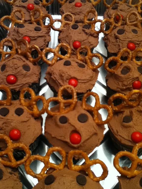 [reindeer%2520cupcakes%255B4%255D.jpg]