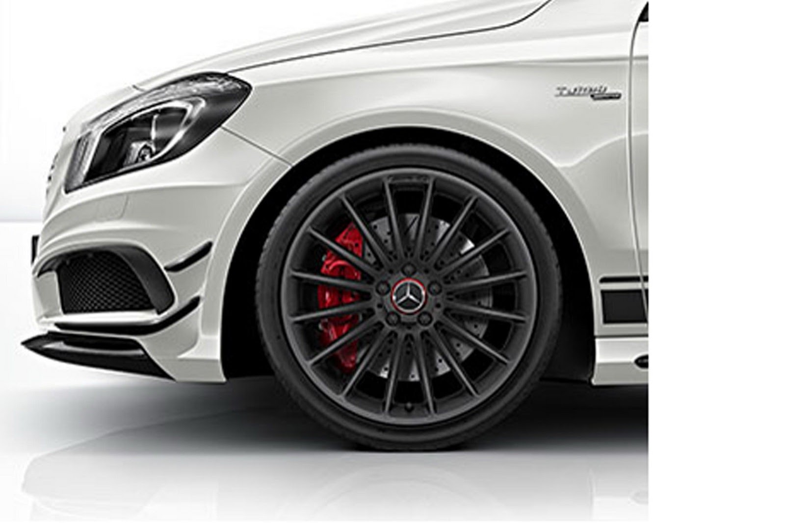 [Mercedes-AMG-45-CarScoop1_6%255B2%255D.jpg]
