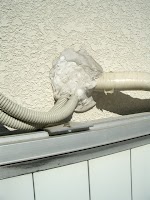 エアコンダクト部分に雨だれを設ける