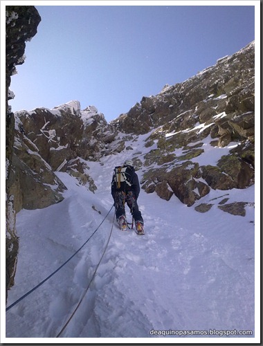 Corredor de La Fourche 350m AD  50º y Petit Pic 150m IV 60º (Midi d'Ossau, Portalet) (Movil) 2354