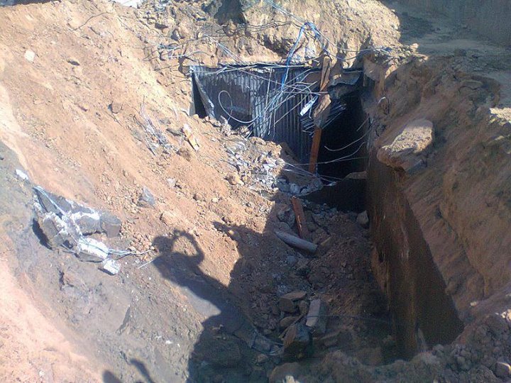 شاهد بالصور الجيش يدمر خزانات الوقود والتي بلغت 23خزان بها مليون لتر