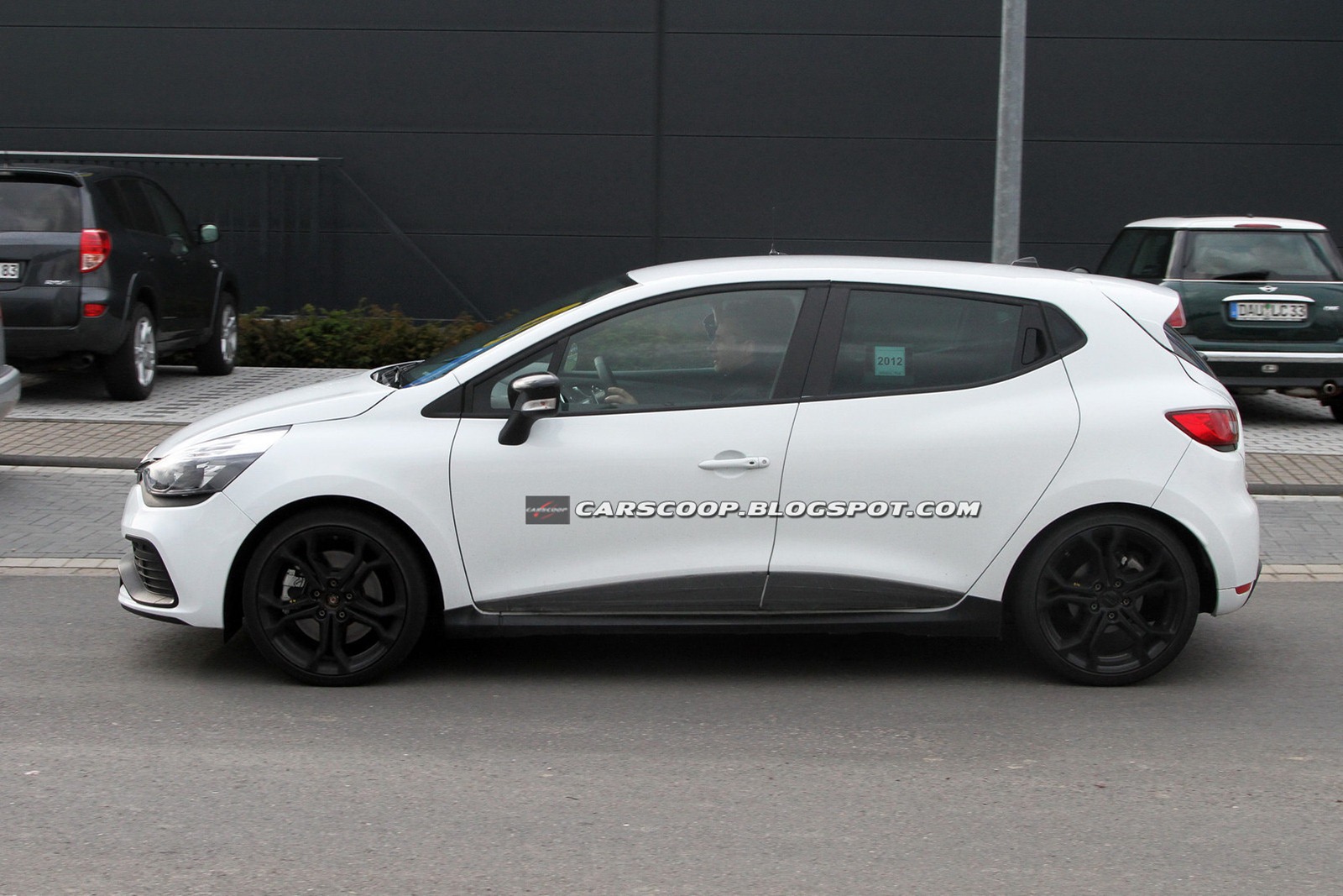 [2013-Renault-Clio-RS200-4%255B4%255D.jpg]