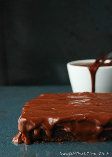 Vegan chocolate cake with vegan ganache frosting_layer