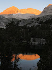 Not too far from the trailhead we were greated by a wonderful sunrise over Mount Dade