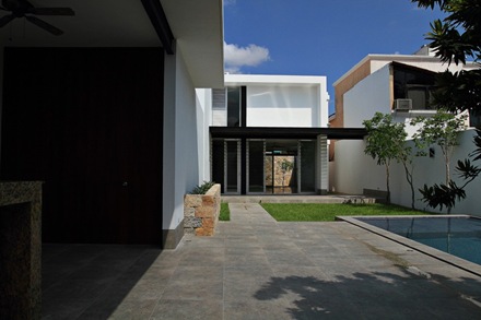 fachada-Casa-Emiliano-Punto-Arquitectónico-