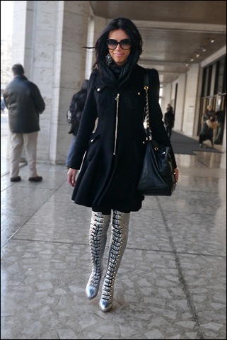[47silvertiethighhighlouboutinspleate%255B1%255D.jpg]