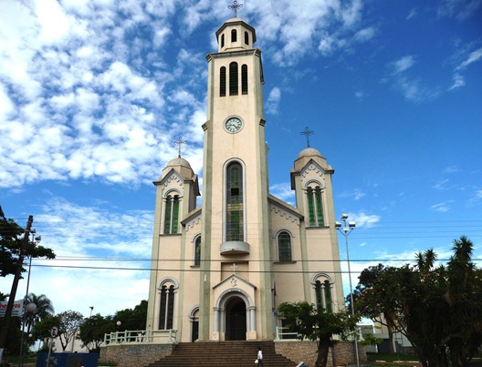 Brasil - Marília -Igreja de Santo Antonio - Glória Ishizaka