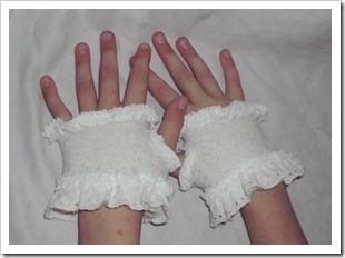 Finger-less Gloves with Lace Finger-less Gloves with Lace