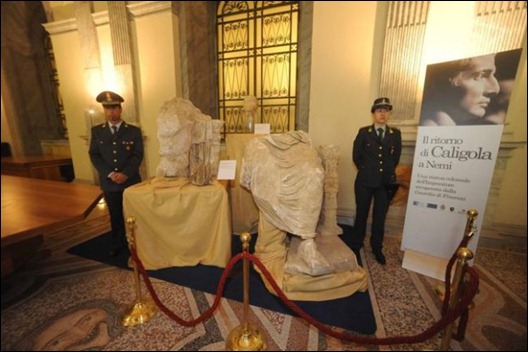 La-statua-di-Caligola-2 La-statua-di-Caligola-2