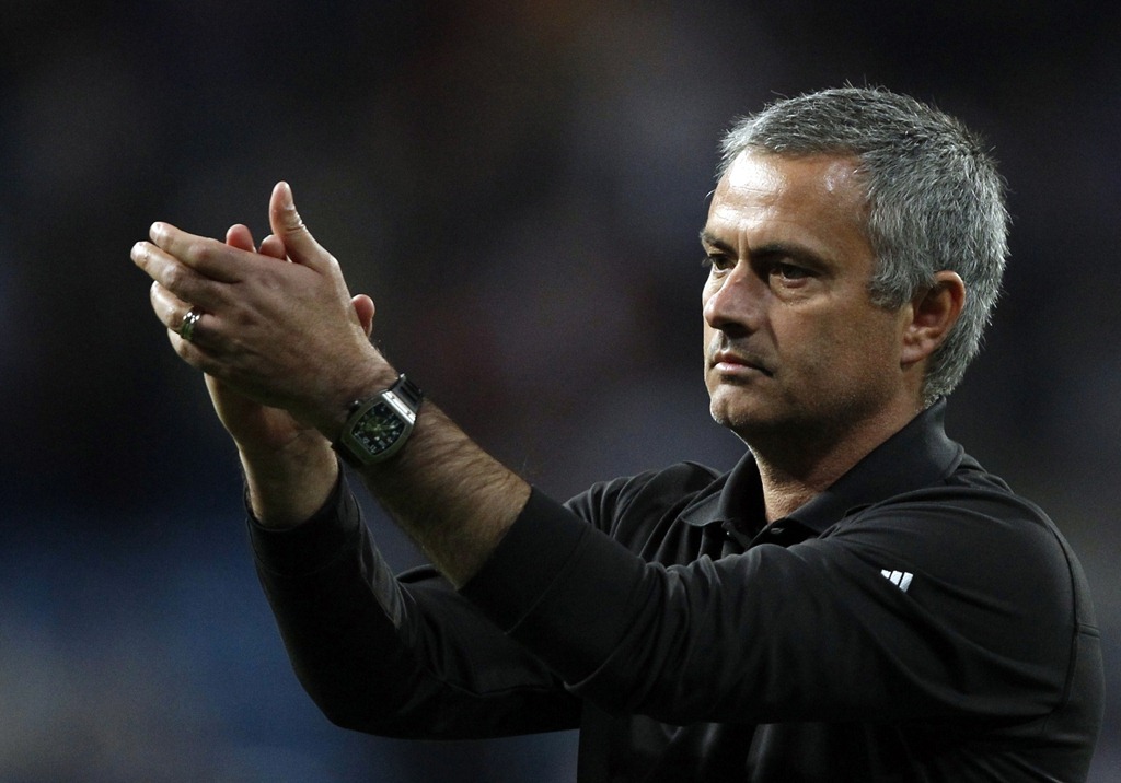[mourinho%2520aplaudiendo%255B2%255D.jpg]