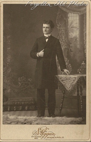 Cabinet Card Man from jen Grand Forks Antique mall