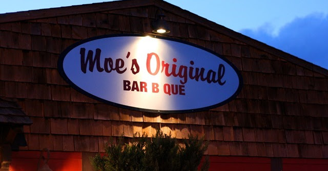 Asheville Barbeque–Moe’s Original Bar B Que | {So Wonderful, So Marvelous}